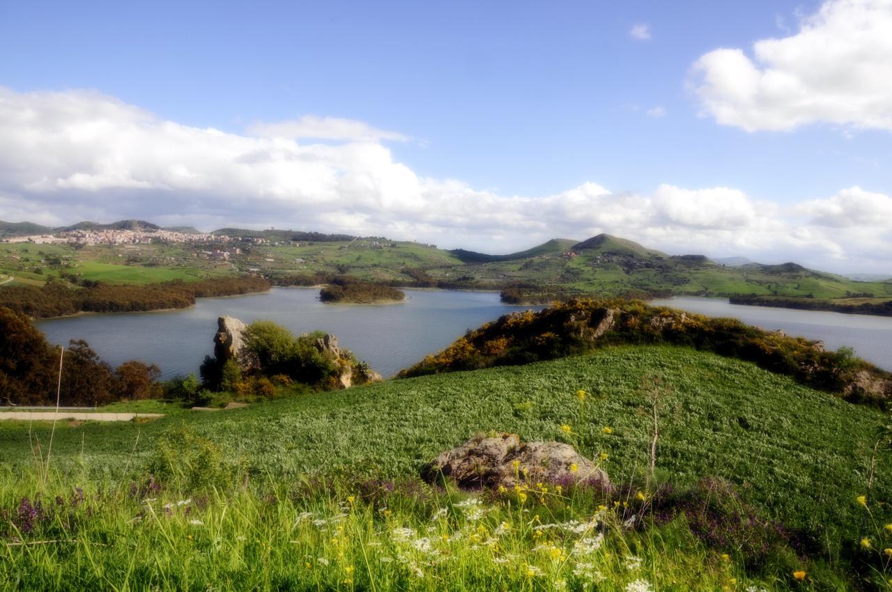 Oasi Del Lago Regalbuto Екстериор снимка