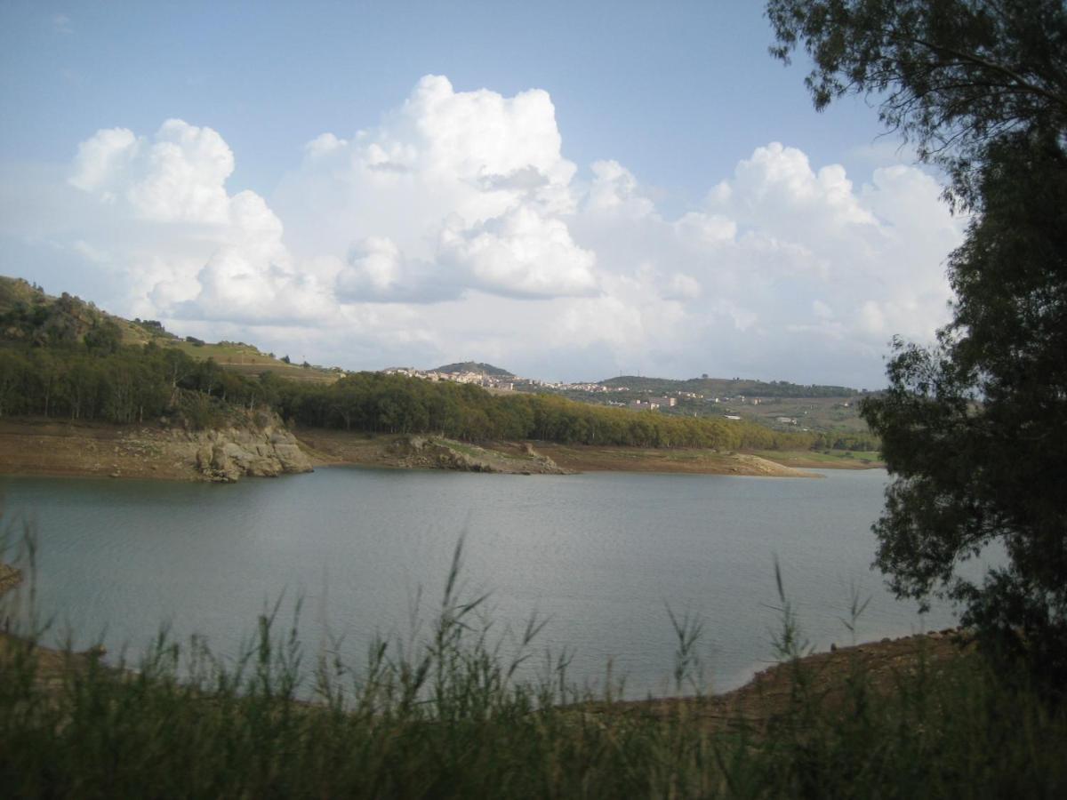 Oasi Del Lago Regalbuto Екстериор снимка